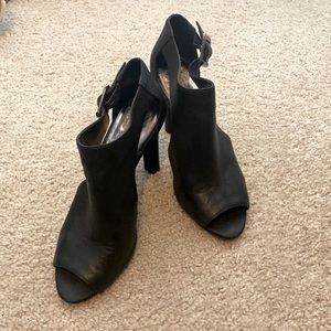 Vince Camuto leather heel